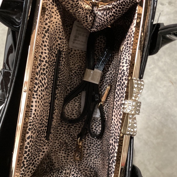 Black Patent Leather Purse - Picture 8 of 8